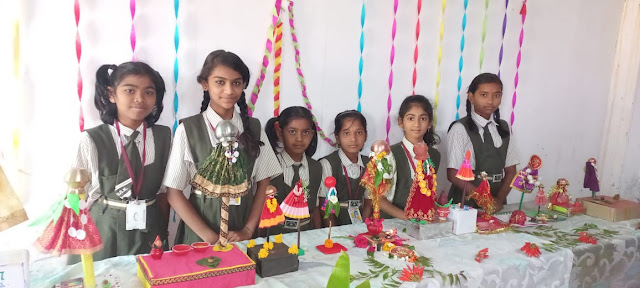 सनशाईन स्कूलमध्ये गुढी प्रदर्शनी आयोजित