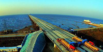 world's longest trans-sea bridge