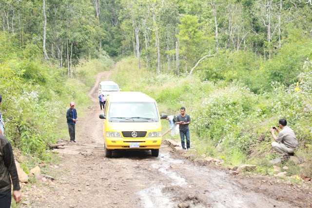 Along the Way to Phnom Nam Lear