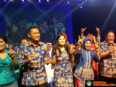 SARANA POLITIK - Saat Agus Yudhoyono dan Sylvi Berjoget di Natal Demokrat