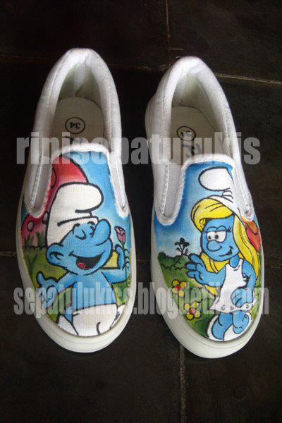 Painting Shoes  Smurfs