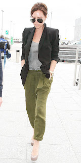 victoria beckham at the airport