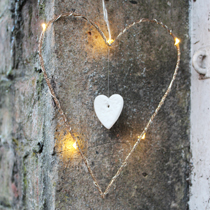 https://www.amanda-mercer.co.uk/seasonal-decorations/gold-led-heart-decoration?cPath=33&