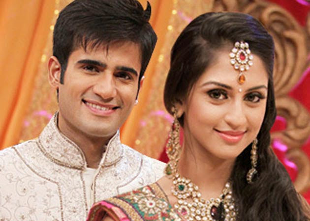 karan tacker & krystle dsouza  HD Wallpaper Download