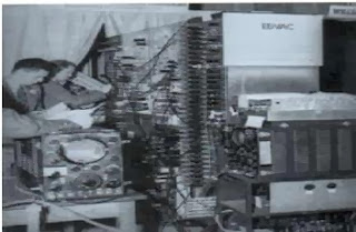 http://zona-xcomputer.blogspot.com/2013/12/sejarah-perkembangan-komputer-dari-dulu.html