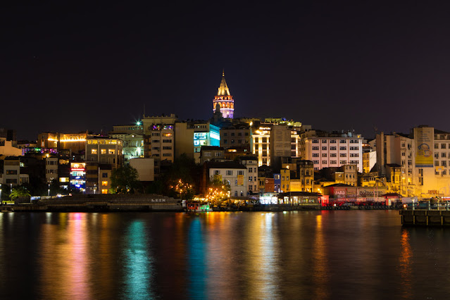 Torre di Galata di notte-Istanbul
