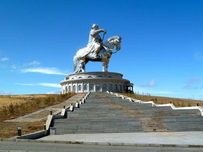 estatua más grande del mundo estatua de Gengis Kan