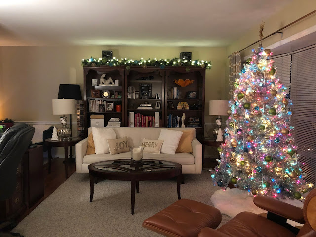 Ideas on how you can decorate the interior of your home for the holiday season.