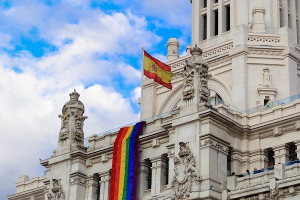 Rojo y amarillo, ¿el nuevo arco iris? 