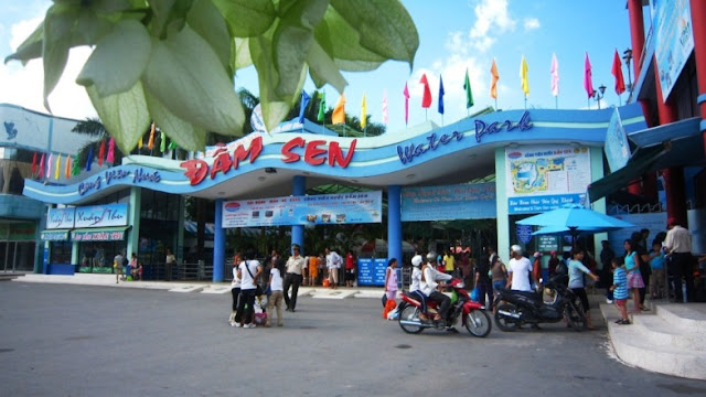 Công viên nước Đầm Sen