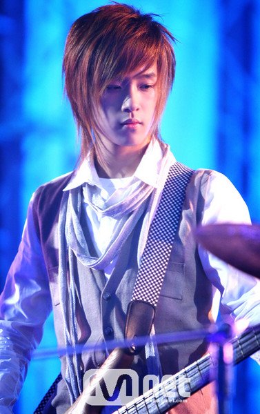 2011 Hot Trendy Short Hairstyles Nam Hyun Joon Asian Hairstyles for men 2010 