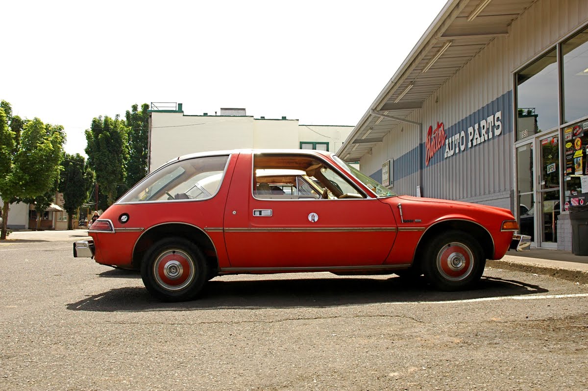 OLD PARKED CARS.: 1979 AMC Pacer DL.