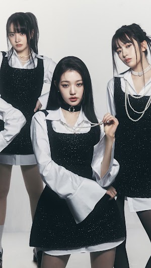 Wonyoung com duas integrantes do IVE fundo branco Kpop Images and Gifs Wonyoung com duas integrantes do IVE fundo branco Kpop Images and Gifs