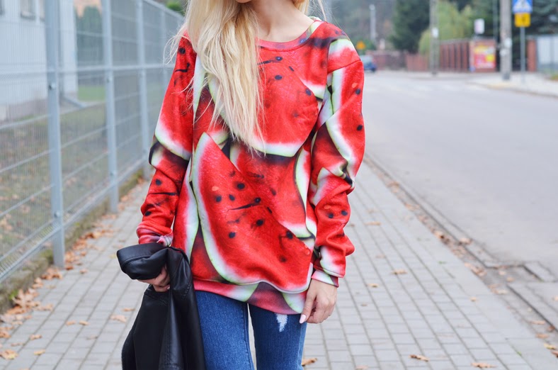 WATERMELON SWEATSHIRT, RIPPED JEANS & CONVERSE / OASAP GIVEAWAY