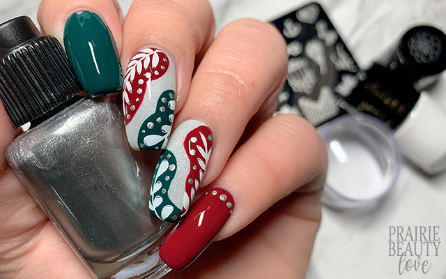 40+ Christmas Nail Art Designs for Short and Medium Nails - Bellatory