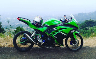 Modifikasi ninja 250cc hijau velg jari jari