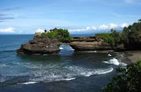 Pesona Tanah Lot Bali Indonesia