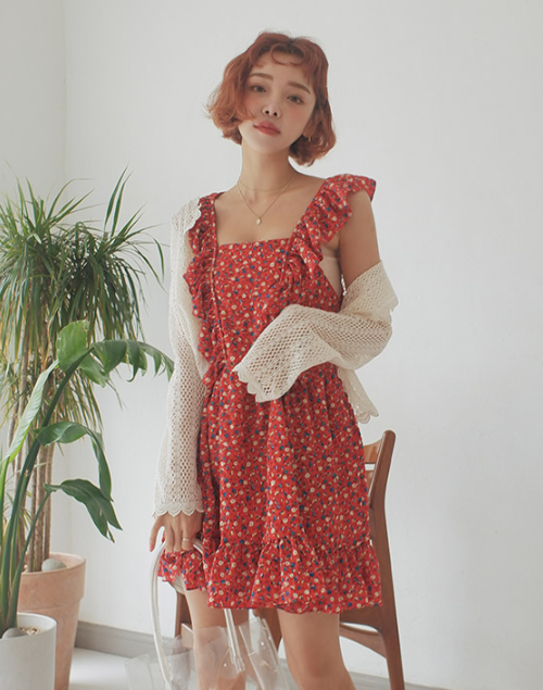  Square Neck Frilled Floral Print Dress