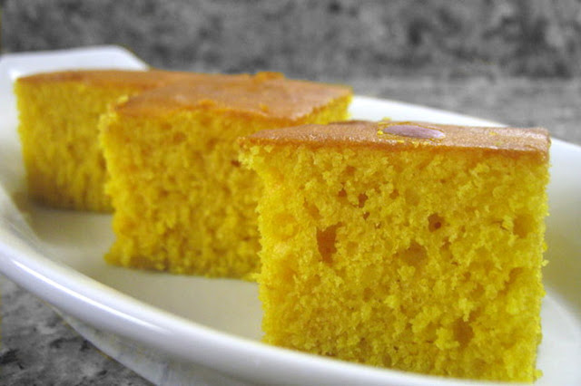 Semolina Turmeric Cake (Sfoof) 