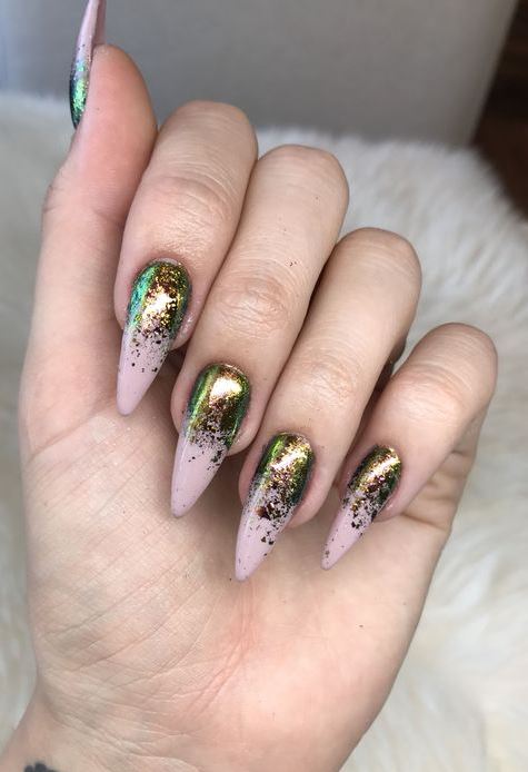 NAIL ART DECORATION WITH RHINESTONES AND GLITTER