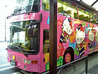 Hello Kitty bus