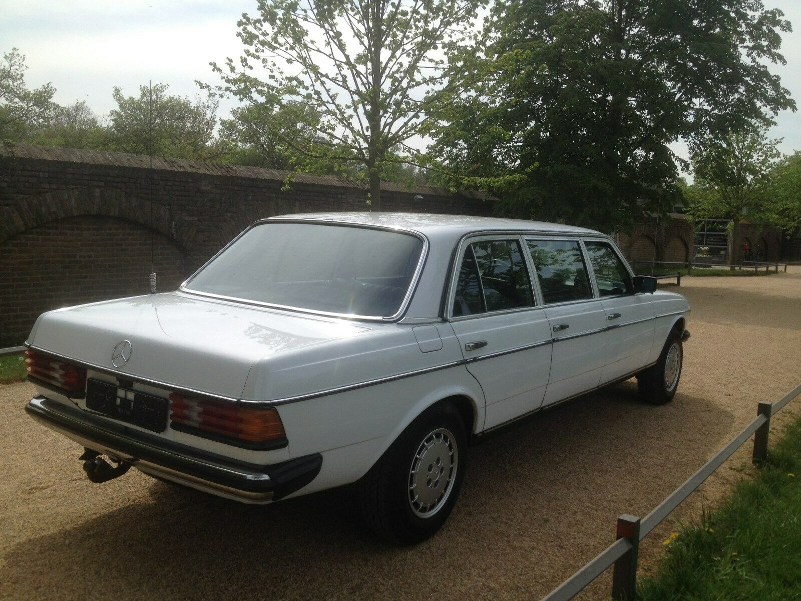 Mercedes Benz Boonacker W123 240D 6-Türer