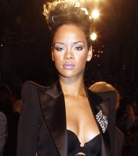 Rihanna's Hair Styles21