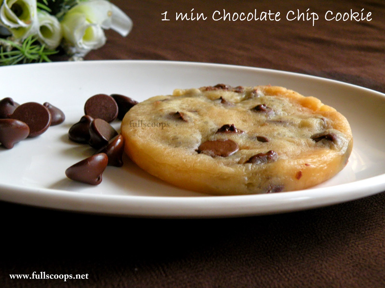 1 min Eggless Chocolate Chip Cookie