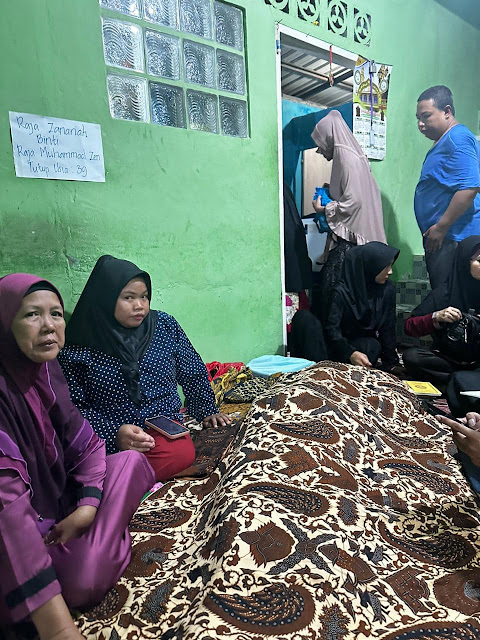 Bersama Istri, Jefridin Melayat ke Kediaman Guru SD Negeri 001 Lubuk Baja