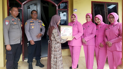 Sambut Hari Bhayangkara ke-79, Polsek Kunir dan Bhayangkari Gelar Baksos ke Warakawuri Polri