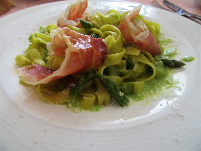 Tagliatelle sa šparogama / Noodles with asparagus