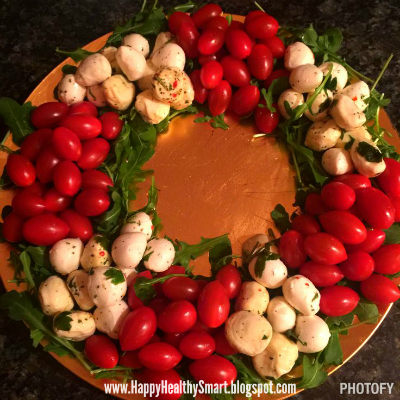 Caprese salad wreath, party food, 21 day Fix recipes, Brenda Ajay, appetizers, holiday recipes, Christmas party recipes, clean eating, healthy food, salad recipes