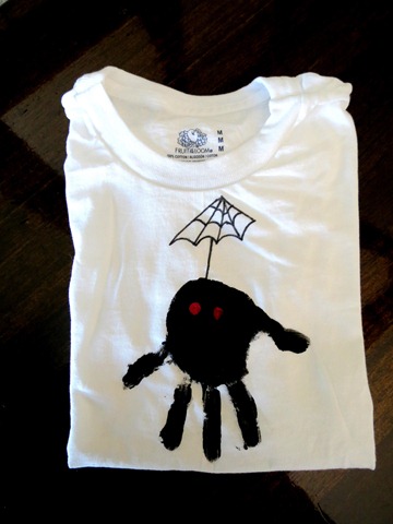 halloween spider handprint t shirt