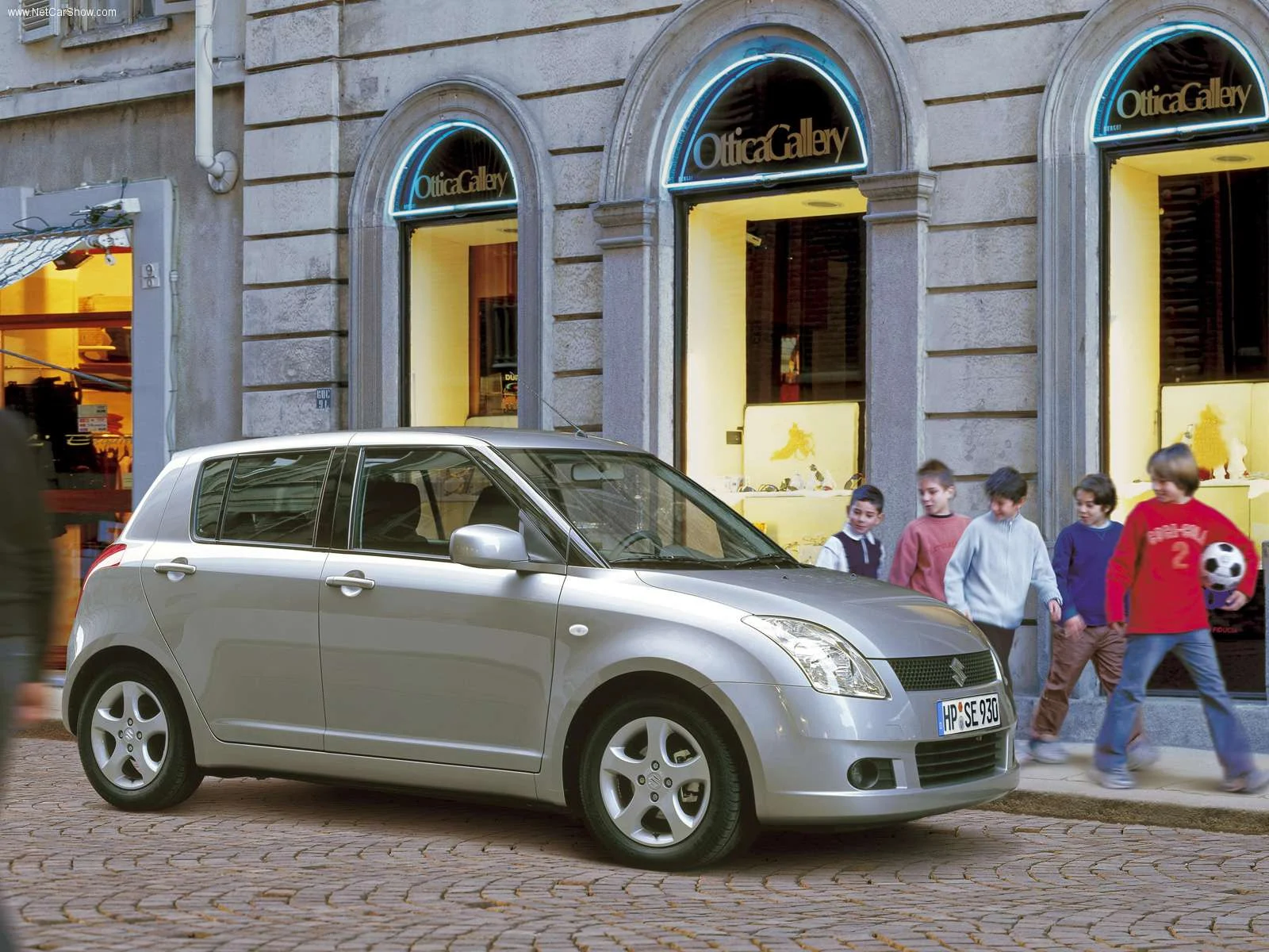 Hình ảnh xe ô tô Suzuki Swift 2005 & nội ngoại thất