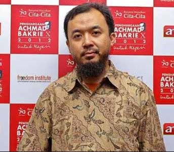 Yogi Ahmad Erlangga Ilmuwan Islam Yang Memecahkan Rumus Helmholtz