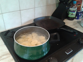 boiling potatoes 