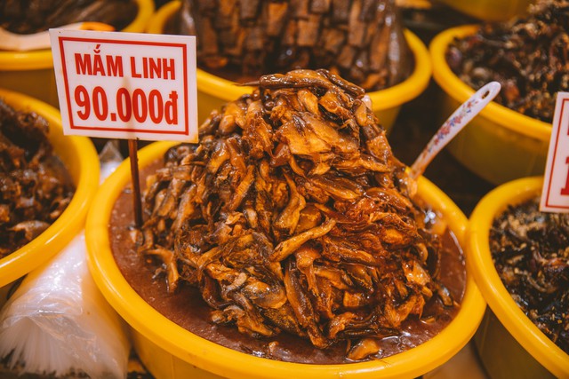 Ở miền Tây có một nơi được mệnh danh là VƯƠNG QUỐC MẮM, nức tiếng với hàng trăm loại mắm làm từ cá đến rau củ - Ảnh 7.