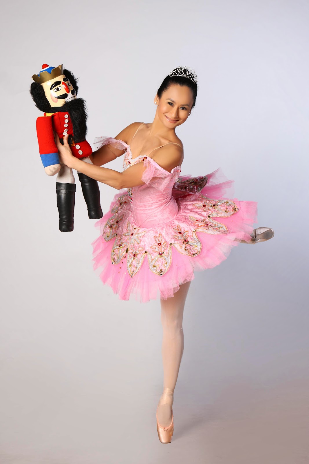 Lisa-Macuja-Elizalde-in-The-Nutcracker1-2013-12-13-01-17.jpg