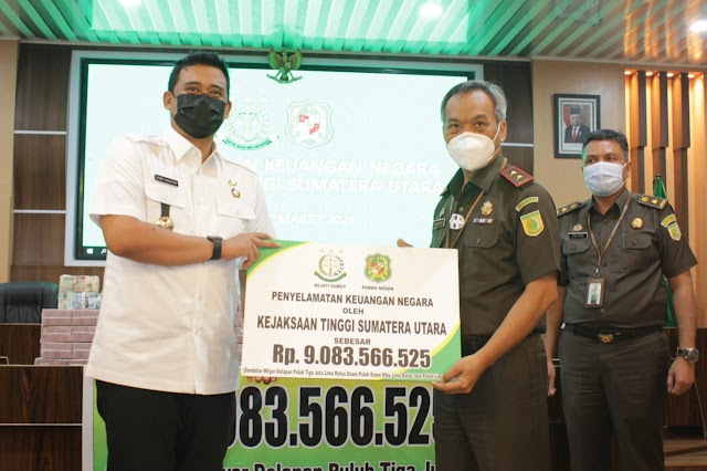 Kejati Sumut Serahkan Kerugian Negara Rp9,08 Miliar ke Pemko Medan