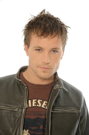 short hairstyles 2011 for men. short hairstyles 2011 men. short hairstyles 2011 for men.
