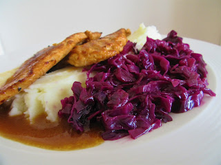 Braised red cabbage