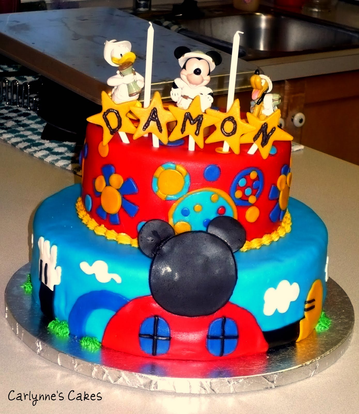 mickey mouse cake