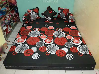 Sofa bed inoac motif darkmoon orange saat di fungsikan sebagai kasur inoac normal