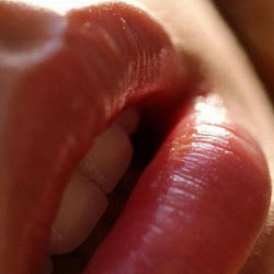 Memerahkan Bibir Menggunakan Odol