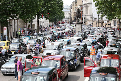 london traffic jam of taxis