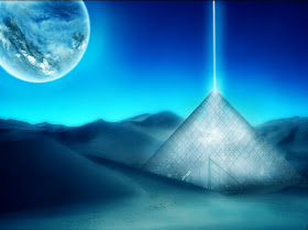 Piramide astral de quartzo e luz, raio azul, luar azulado, conexão