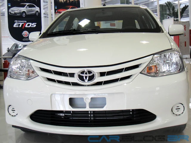 carro Etios sedan Toyota