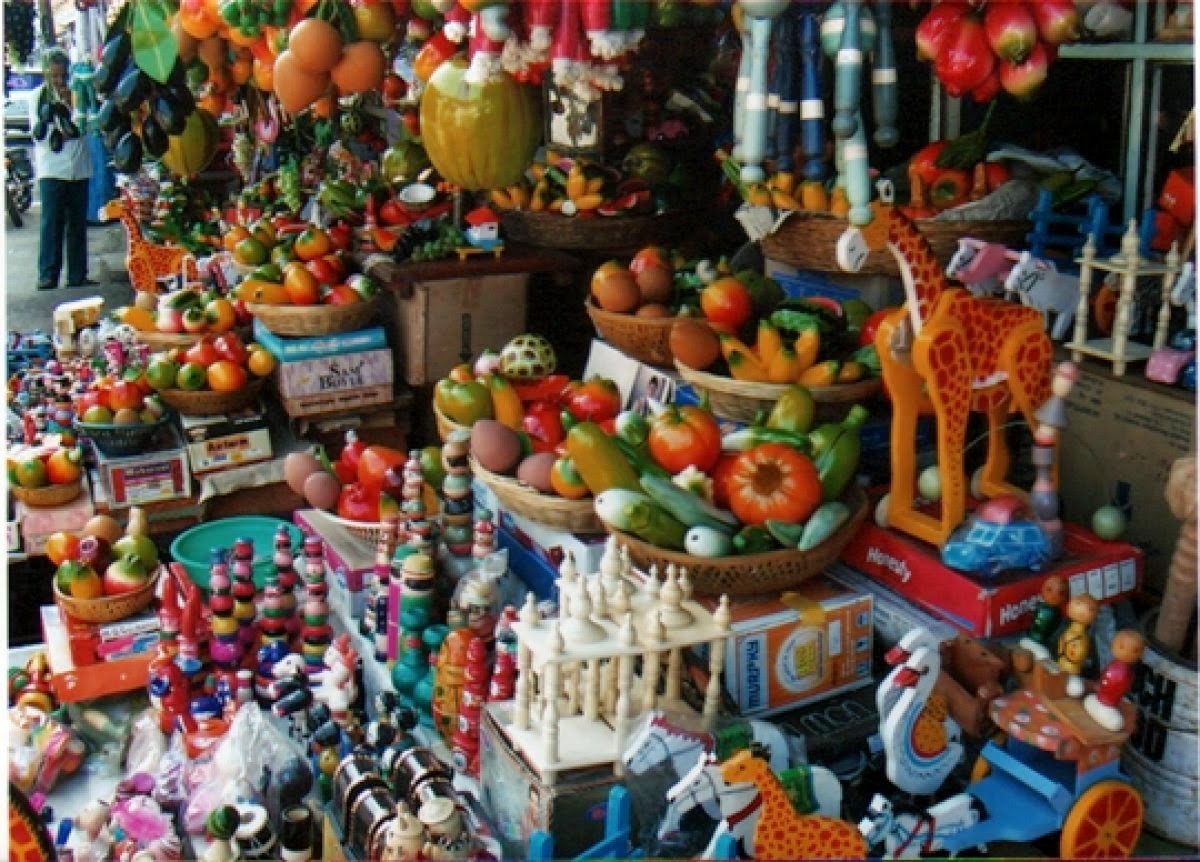 kanekar-co-wooden-toys-and-wooden-fruits-of-sawantwadi_1.jpg