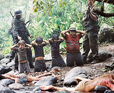 Potente relato de un corresponsal de guerra en El Salvador de los 80s