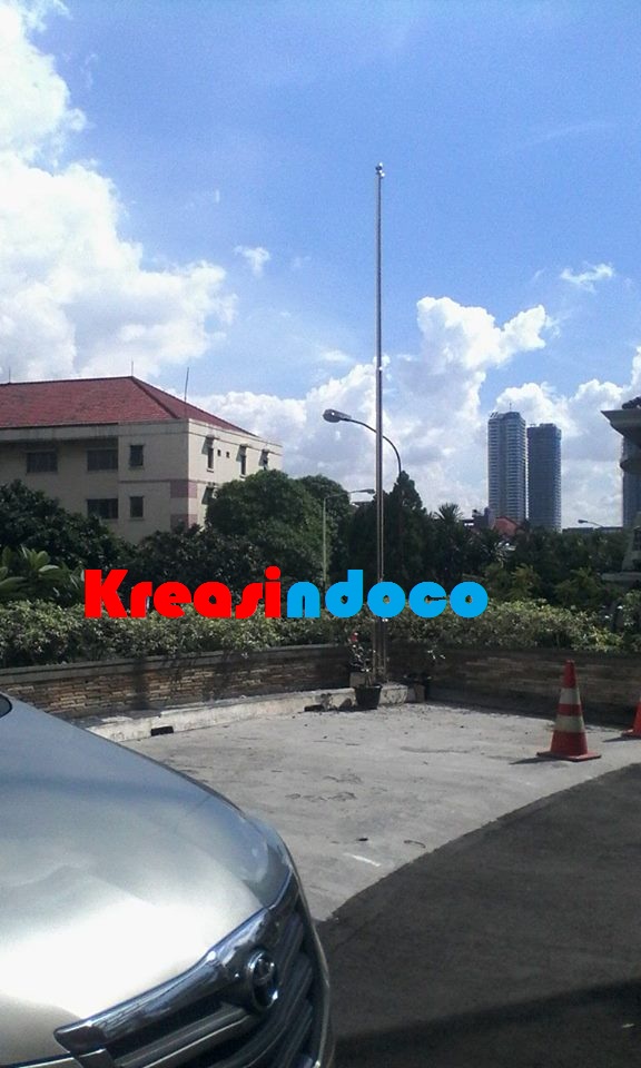 Tiang Bendera Pemasangan Di Jalan Kembang Dekat Pasar Puri Indah Belakang Sekolah Ipeka Puri